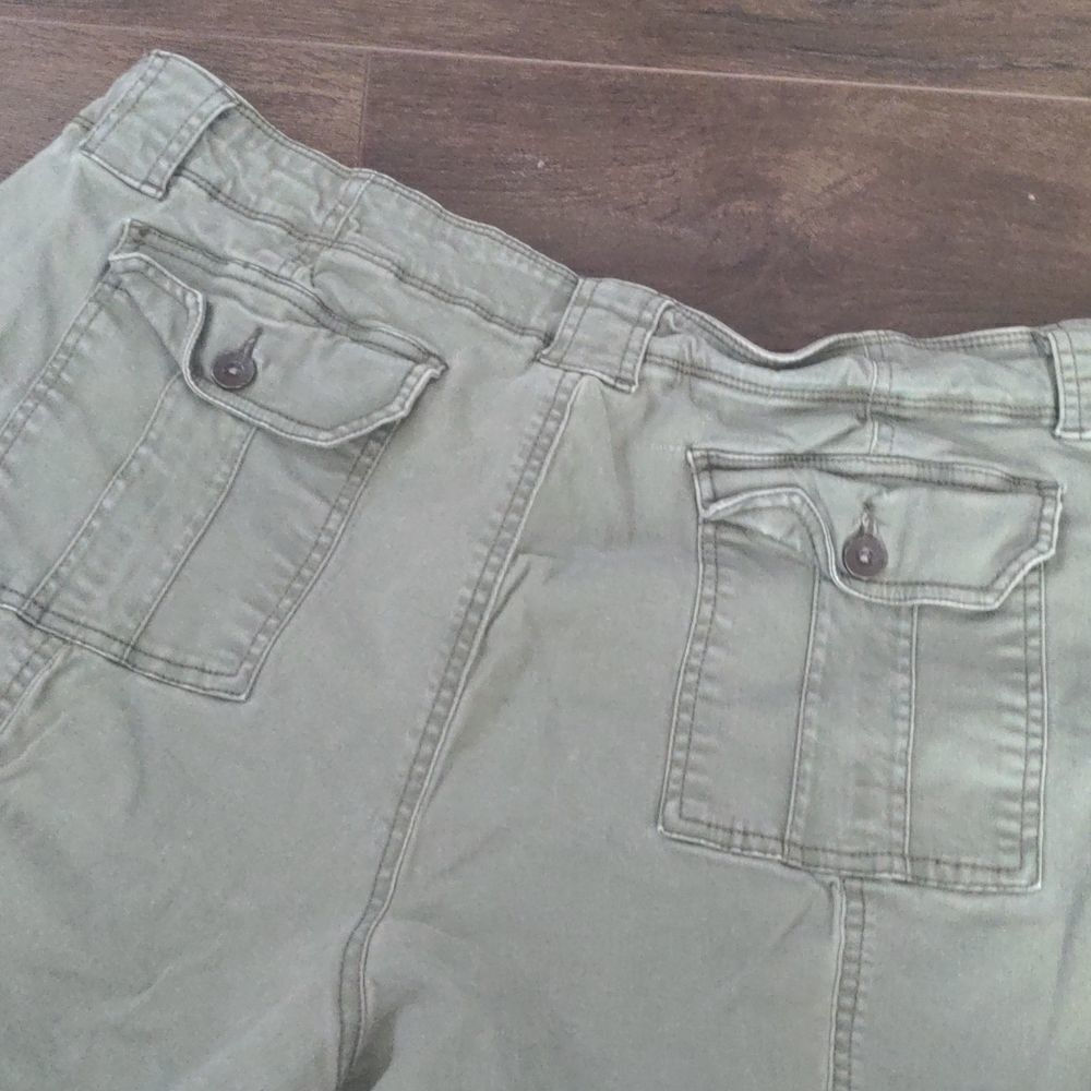 Market & Spruce Olive‎ Green Shorts size 18W Petite - Picture 10 of 10